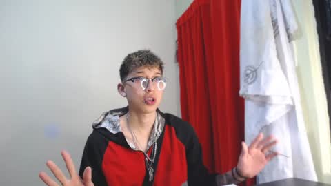 Snapshot of _thomas_hot_ chatting on 9, 1, 2025 Thomas online show from 9, 1, 2025