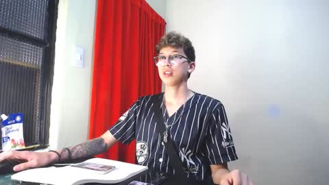 Snapshot of _thomas_hot_ chatting on 4, 2, 2025 Thomas online show from 4, 2, 2025