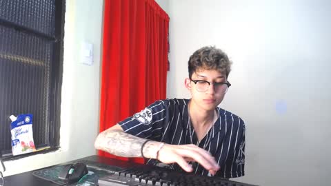 Snapshot of _thomas_hot_ chatting on 4, 2, 2025 Thomas online show from 4, 2, 2025