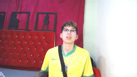 Snapshot of _thomas_hot_ chatting on 12, 2, 2025 Thomas online show from 12, 2, 2025