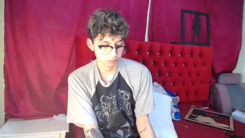 Snapshot of _thomas_hot_ chatting on 2, 3, 2025 Thomas online show from 2, 3, 2025