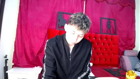 Snapshot of _thomas_hot_ chatting on 7, 3, 2025 Thomas online show from 7, 3, 2025