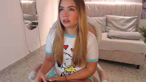 Snapshot of _tiffany1 chatting on 4, 11, 2025 _tiffany1 online show from 4, 11, 2025