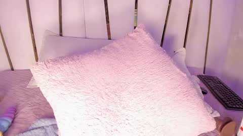 Snapshot of _tinyrousse_ chatting on 20, 2, 2025 Rousse online show from 20, 2, 2025