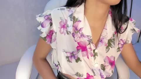 Snapshot of _tinyrousse_ chatting on 28, 2, 2025 Rousse online show from 28, 2, 2025