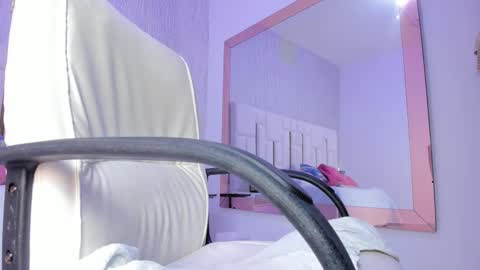 Snapshot of _tinyrousse_ chatting on 4, 10, 2025 Rousse online show from 4, 10, 2025