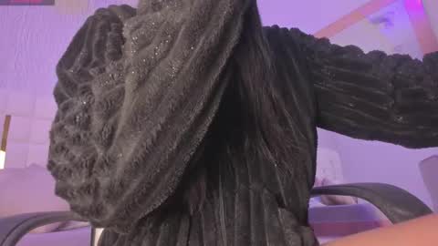 Snapshot of _tinyrousse_ chatting on 27, 10, 2025 Rousse online show from 27, 10, 2025