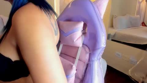 _valeryboobs_ online show from 13, 11, 2025