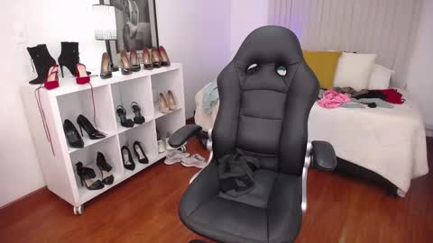 Snapshot of _victoria_collins chatting on 17, 12, 2024 Sol online show from 17, 12, 2024