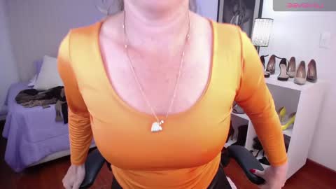 Snapshot of _victoria_collins chatting on 22, 1, 2025 Sol online show from 22, 1, 2025