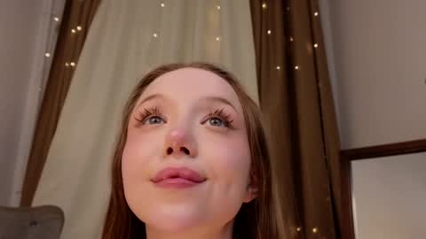 Snapshot of _violet_mills_ chatting on 12, 1, 2025 Violet online show from 12, 1, 2025