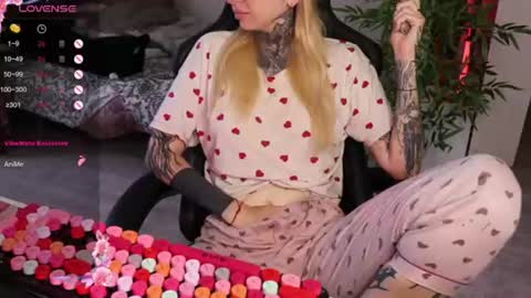 Snapshot of _viv1an_ chatting on 15, 6, 2026 Alis online show from 15, 6, 2026