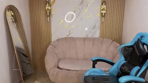 Snapshot of _wendy_b chatting on 12, 11, 2025 wendy online show from 12, 11, 2025