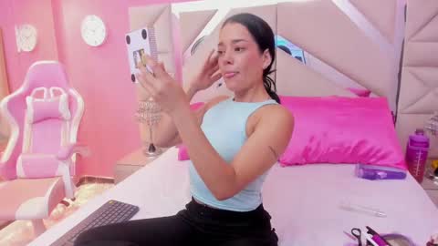 Snapshot of _white_atenea chatting on 24, 9, 2025 atenea online show from 24, 9, 2025