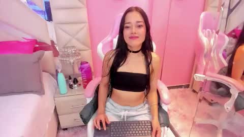 Snapshot of _white_atenea chatting on 10, 10, 2025 atenea online show from 10, 10, 2025