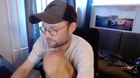 _whoisthatguy_ online show from 27, 5, 2026