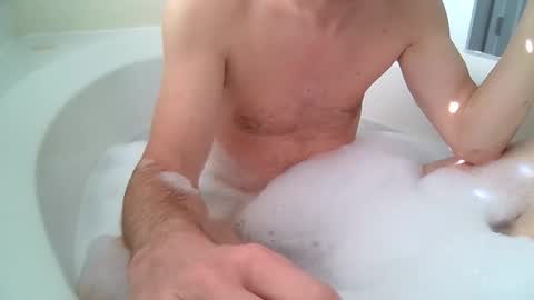 Snapshot of _you_can_have_me_ chatting on 15, 12, 2025 Tom online show from 15, 12, 2025