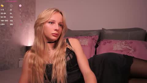 Snapshot of _your_fenka_ chatting on 17, 9, 2025 Fenka online show from 17, 9, 2025