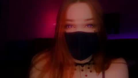 Snapshot of _yourwetdreams_ chatting on 4, 7, 2026 Roxy online show from 4, 7, 2026