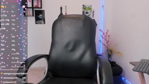 Snapshot of _zoewright chatting on 7, 3, 2025 Zoe online show from 7, 3, 2025