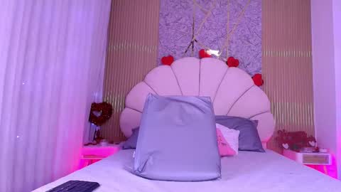 Aisha online show from 4, 2, 2026