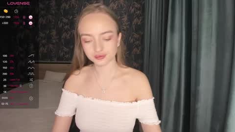 Snapshot of a_delina chatting on 9, 3, 2025 Adelina online show from 9, 3, 2025