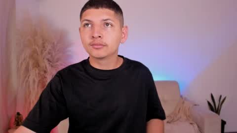 a_lejandro_0_8 online show from 4, 4, 2026