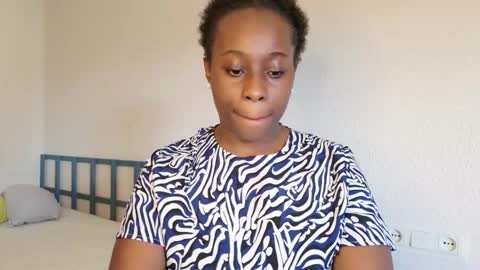 Snapshot of aafricaaa chatting on 6, 11, 2025 Sara online show from 6, 11, 2025