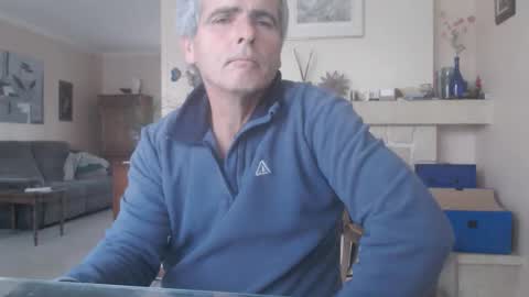 Snapshot of aalex1717 chatting on 16, 10, 2025 Aalex1717 online show from 16, 10, 2025