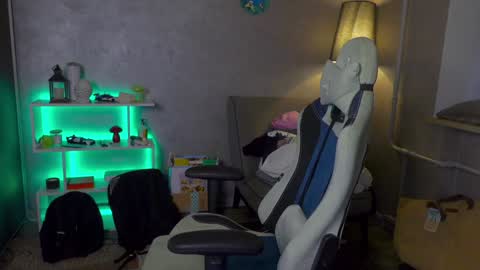 Alex online show from 2, 2, 2025