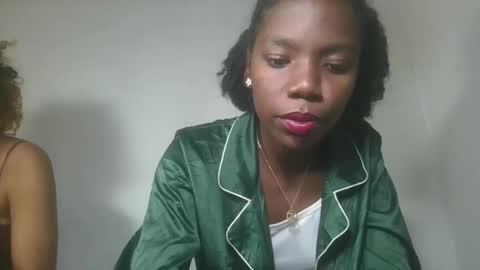 Snapshot of aangevelo chatting on 1, 11, 2025 aangevelo online show from 1, 11, 2025