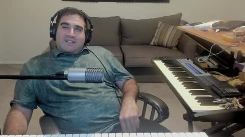 Snapshot of aaroleplayer chatting on 5, 10, 2025 Aaron online show from 5, 10, 2025