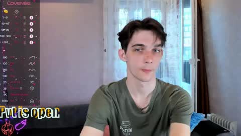 Snapshot of aaron_bang chatting on 8, 5, 2026 Aaron Bang online show from 8, 5, 2026