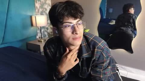 Aaron Ezequiel online show from 23, 11, 2025