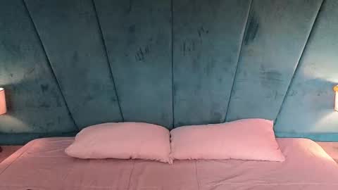 Snapshot of aaron_eze chatting on 12, 2, 2026 Aaron Ezequiel online show from 12, 2, 2026