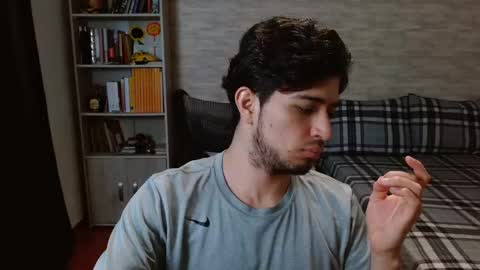 Snapshot of aaron_paul_ chatting on 6, 2, 2026 Aaron online show from 6, 2, 2026