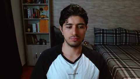 Snapshot of aaron_paul_ chatting on 20, 2, 2026 Aaron online show from 20, 2, 2026