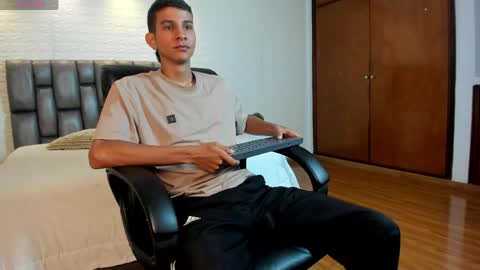 Aaron online show from 14, 4, 2026