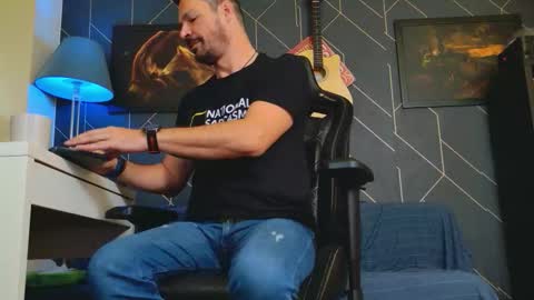 Aaron online show from 14, 10, 2025