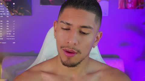 Snapshot of aaronfox_ chatting on 26, 1, 2025 AARON online show from 26, 1, 2025