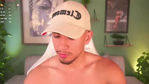 Snapshot of aaronfox_ chatting on 13, 2, 2025 AARON online show from 13, 2, 2025