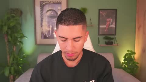 Snapshot of aaronfox_ chatting on 14, 2, 2025 AARON online show from 14, 2, 2025