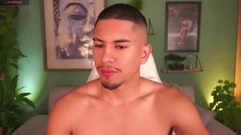 Snapshot of aaronfox_ chatting on 19, 2, 2025 AARON online show from 19, 2, 2025