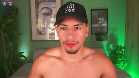 Snapshot of aaronfox_ chatting on 28, 2, 2025 AARON online show from 28, 2, 2025