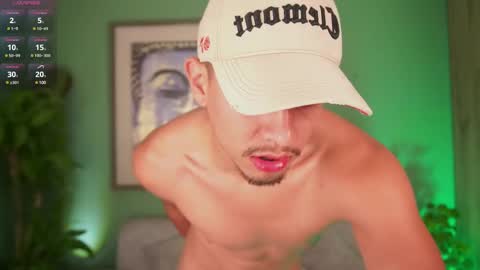 Snapshot of aaronfox_ chatting on 1, 3, 2025 AARON online show from 1, 3, 2025