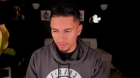 Snapshot of aaronfox_ chatting on 15, 9, 2025 AARON online show from 15, 9, 2025