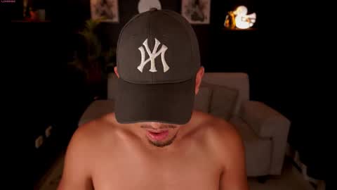 Snapshot of aaronfox_ chatting on 27, 9, 2025 AARON online show from 27, 9, 2025