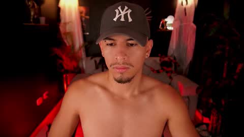 Snapshot of aaronfox_ chatting on 3, 10, 2025 AARON online show from 3, 10, 2025