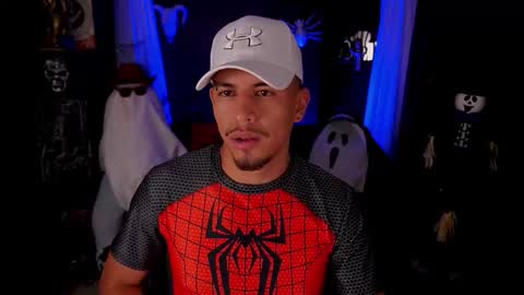 Snapshot of aaronfox_ chatting on 14, 10, 2025 AARON online show from 14, 10, 2025