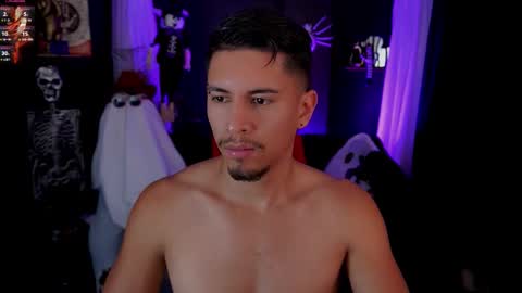 Snapshot of aaronfox_ chatting on 24, 10, 2025 AARON online show from 24, 10, 2025